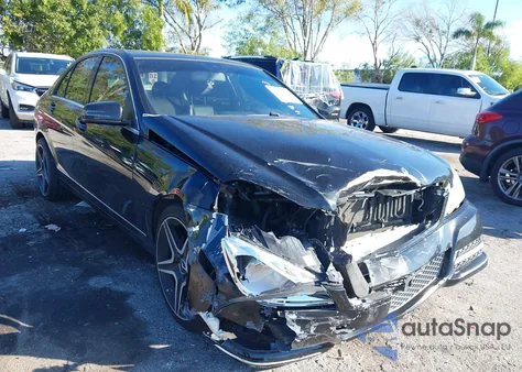2013 Mercedes-Benz C 300 Luxury 4Matic/Sport 4Matic from USA, damaged, VIN WDDGF8AB4DG144584